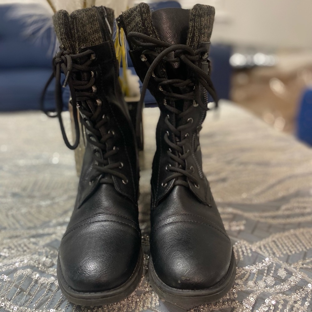 Dream Pairs Black Lace-Up Combat Boots